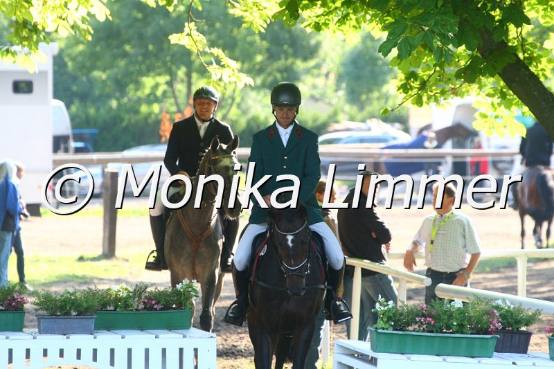 308M9272_Lahnstein_Springpferde A.JPG